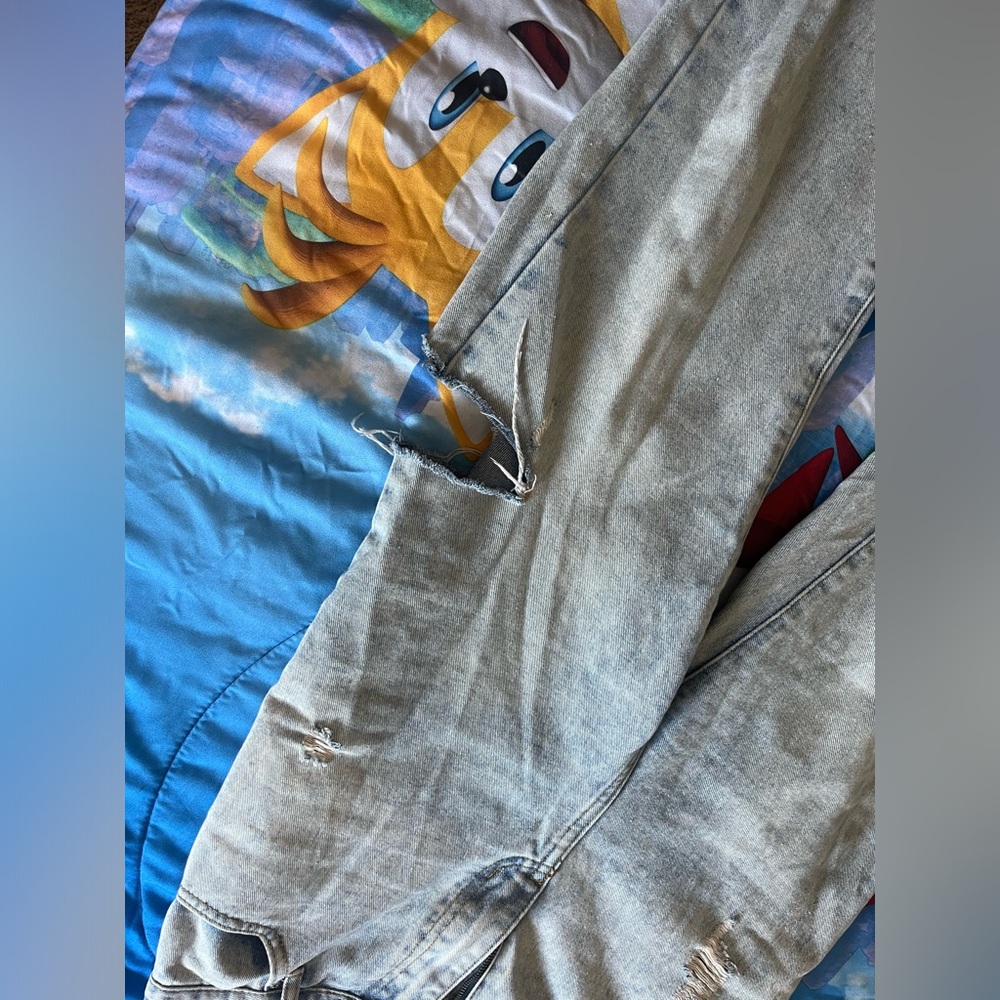 AEOM‎ Jeans - Picture 2 of 4